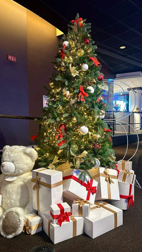 Illuminez votre entreprise avec nos décorations de Noël sur mesure