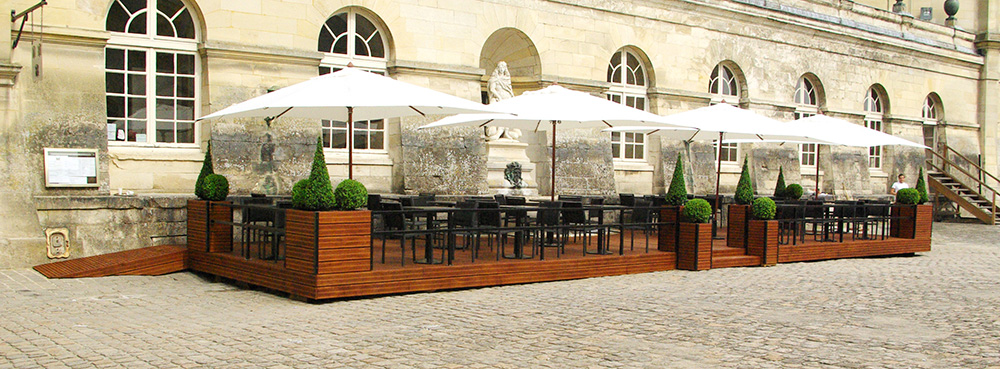 Construction, aménagement mobilier et végétal de la terrasse du Château de Chantilly