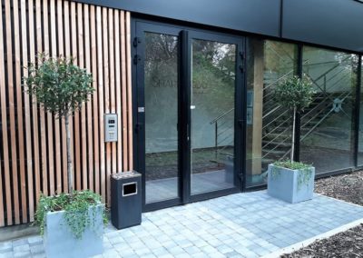 Hall entrée aménage plantes pots